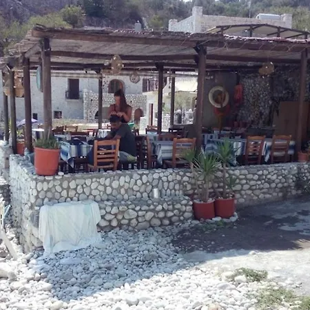 Tatil Evi Panorama - Unique Beachfront Stone House In Alipa-mani