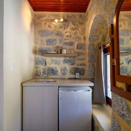 Panorama - Unique Beachfront Stone House In Alipa-mani Prázdninový dům *