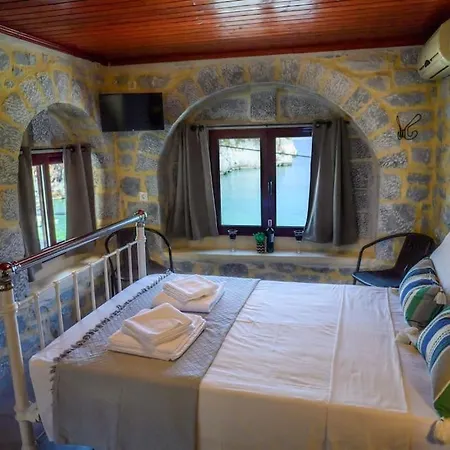 Panorama - Unique Beachfront Stone House In Alipa-mani *