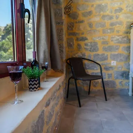 Panorama - Unique Beachfront Stone House In Alipa-mani בית נופש Khalkia