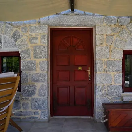 Panorama - Unique Beachfront Stone House In Alipa-mani