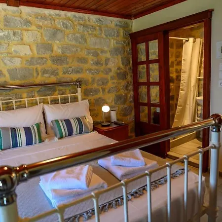 Panorama - Unique Beachfront Stone House In Alipa-mani * Khalkia