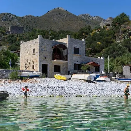 Prázdninový dům Panorama - Unique Beachfront Stone House In Alipa-mani *
