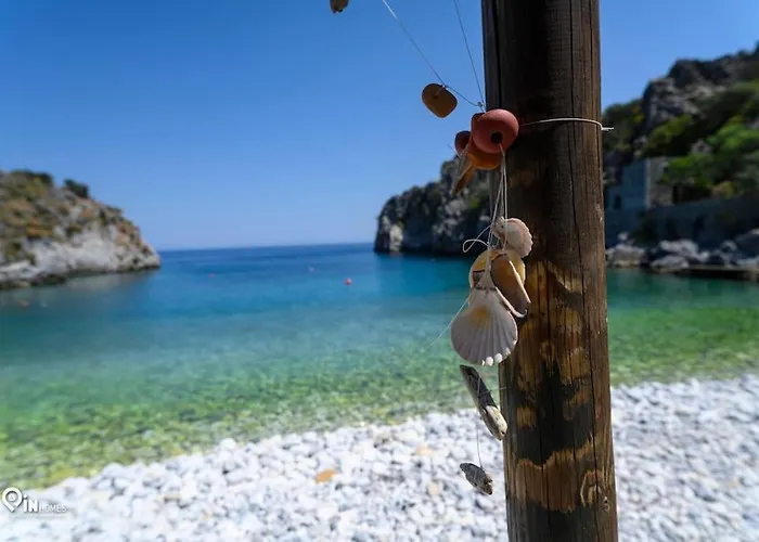Panorama - Unique Beachfront Stone House In Alipa-mani *