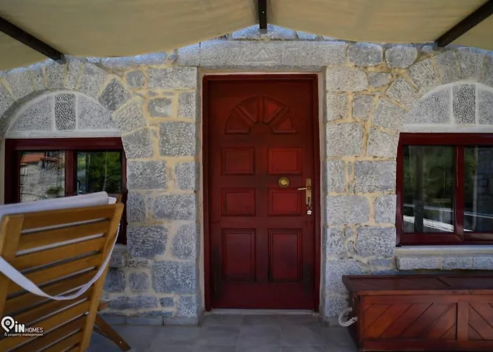 Panorama - Unique Beachfront Stone House In Alipa-mani