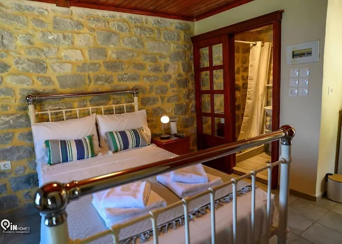 Panorama - Unique Beachfront Stone House In Alipa-mani * Khalkia