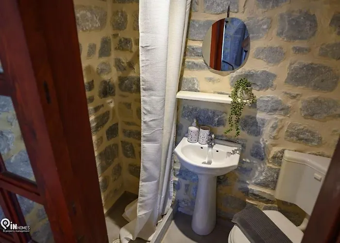 Panorama - Unique Beachfront Stone House In Alipa-mani בית נופש Khalkia