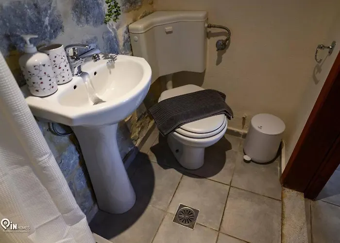 Panorama - Unique Beachfront Stone House In Alipa-mani *